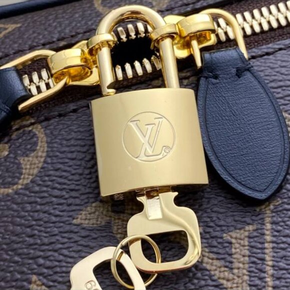 Louis Vuitton LV Monogram Vanity PM bag - Picture 10 of 16